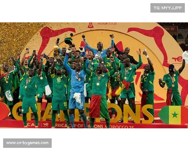 非洲杯决赛现场鼓声震天，塞内加尔球迷传统服饰成亮点